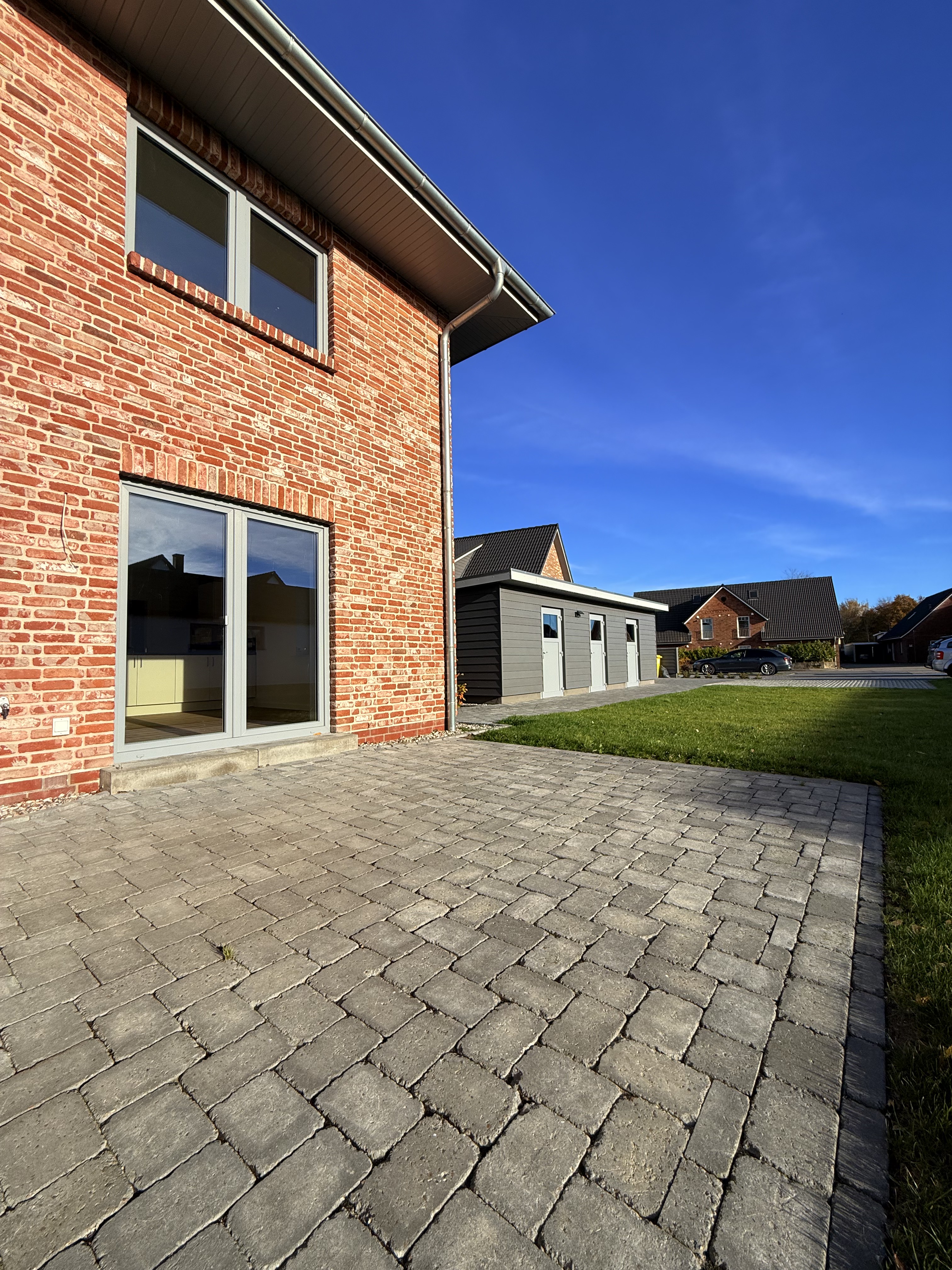 Südterrasse und Garten