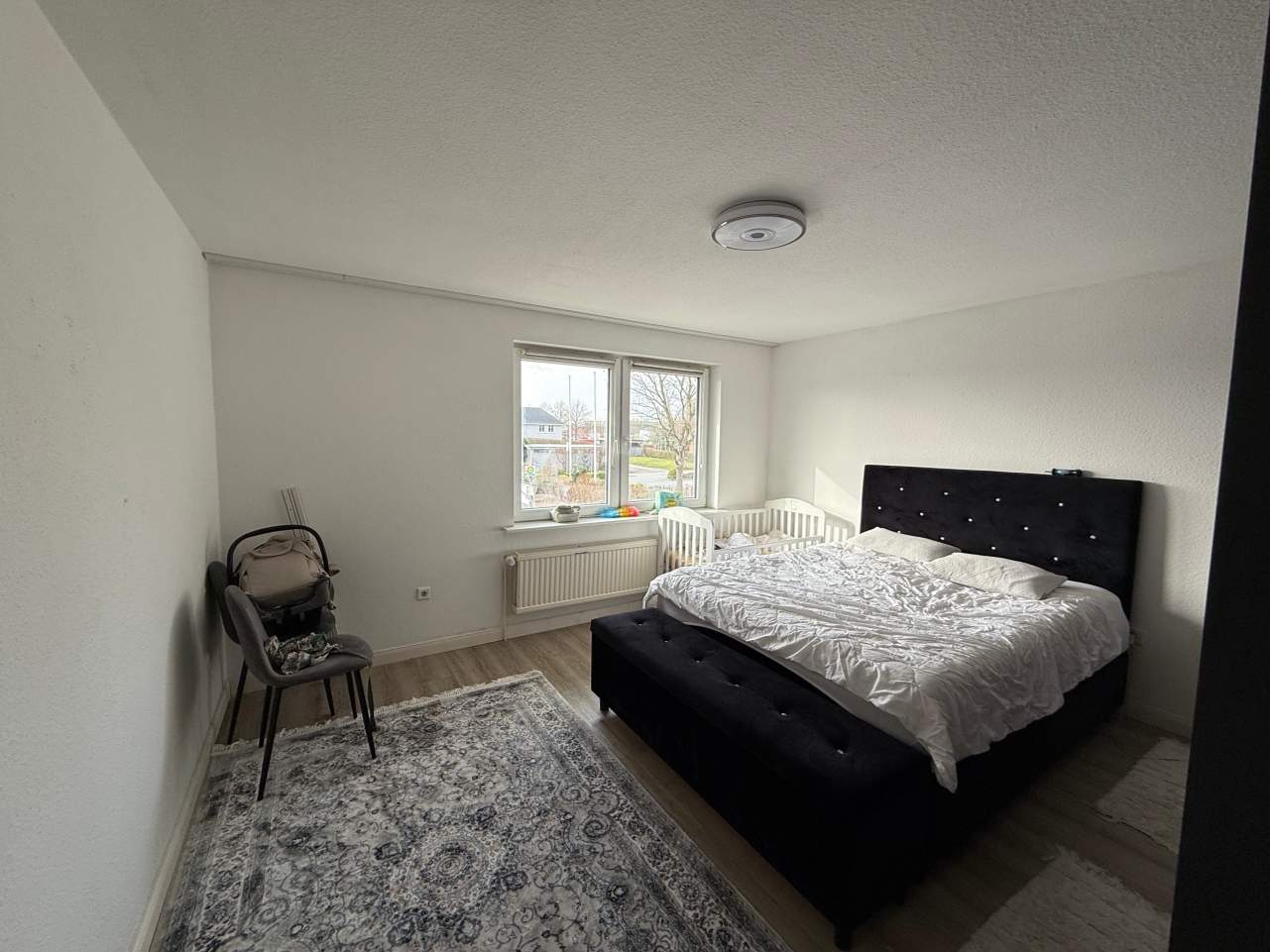 Schlafzimmer 1